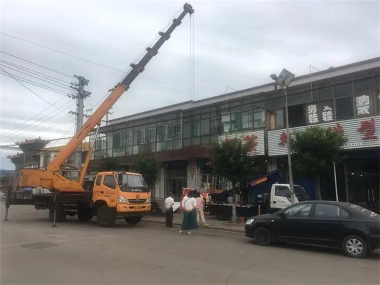 广告牌拆除